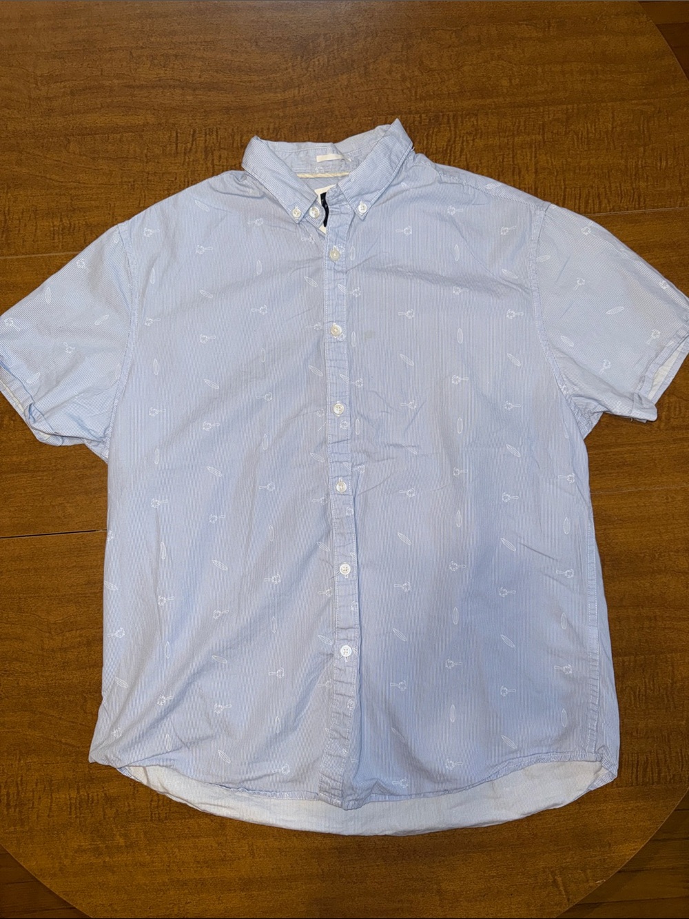 Denim & Flower Light Blue Short-Sleeve Button-Down Shirt with Subtle Embroidery